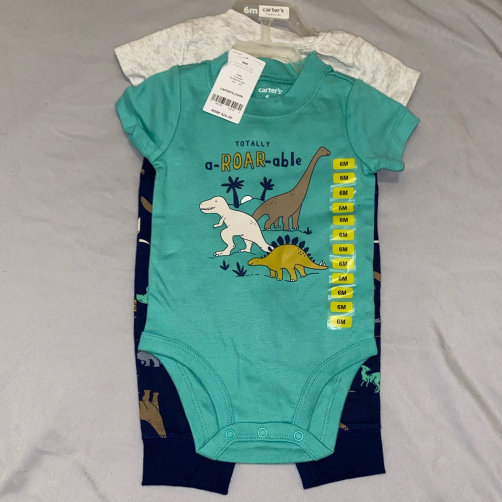 Carters 3 piece set size 6 months